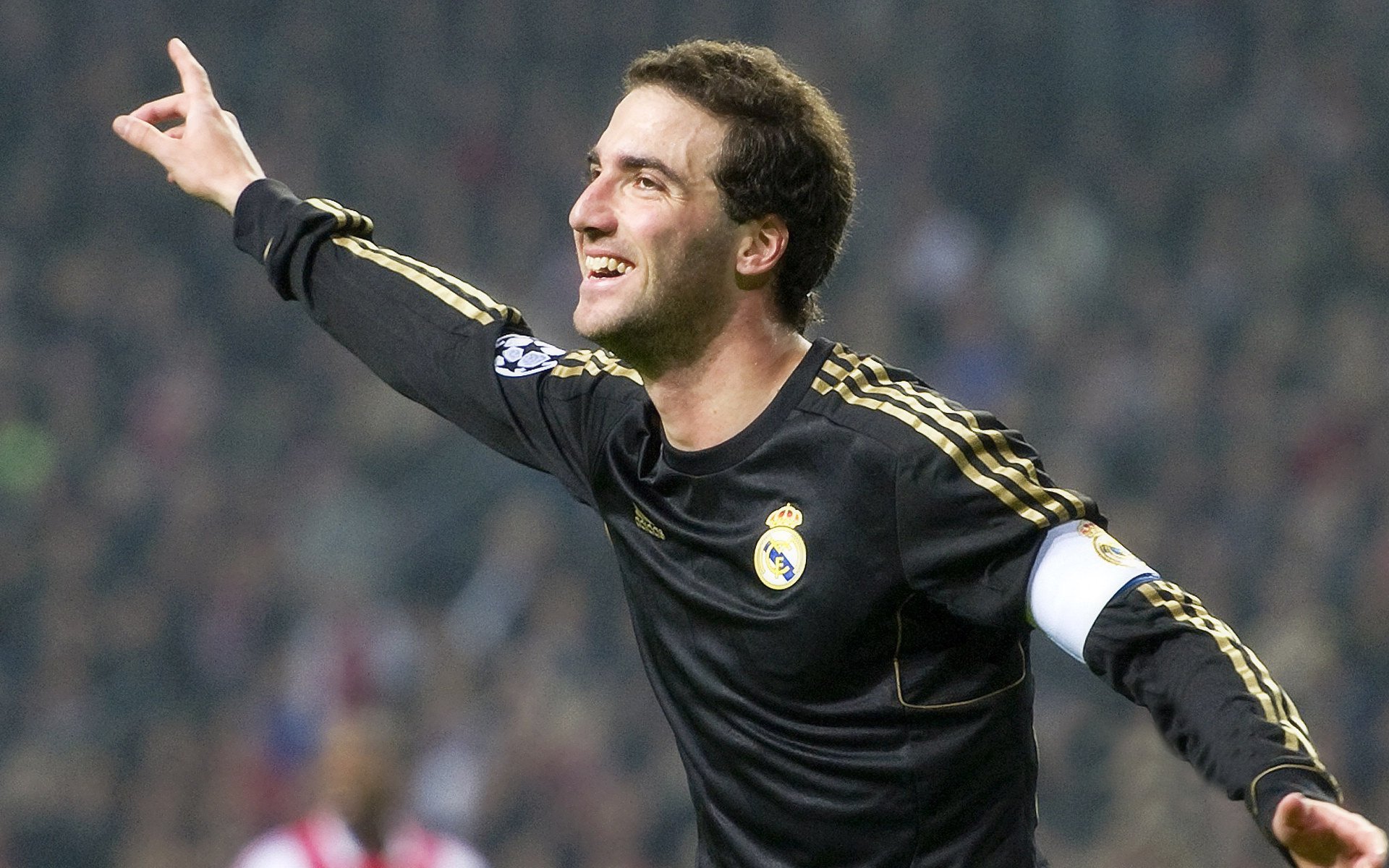 快船破冰西北狼，武切维奇火热状态成联盟新焦点