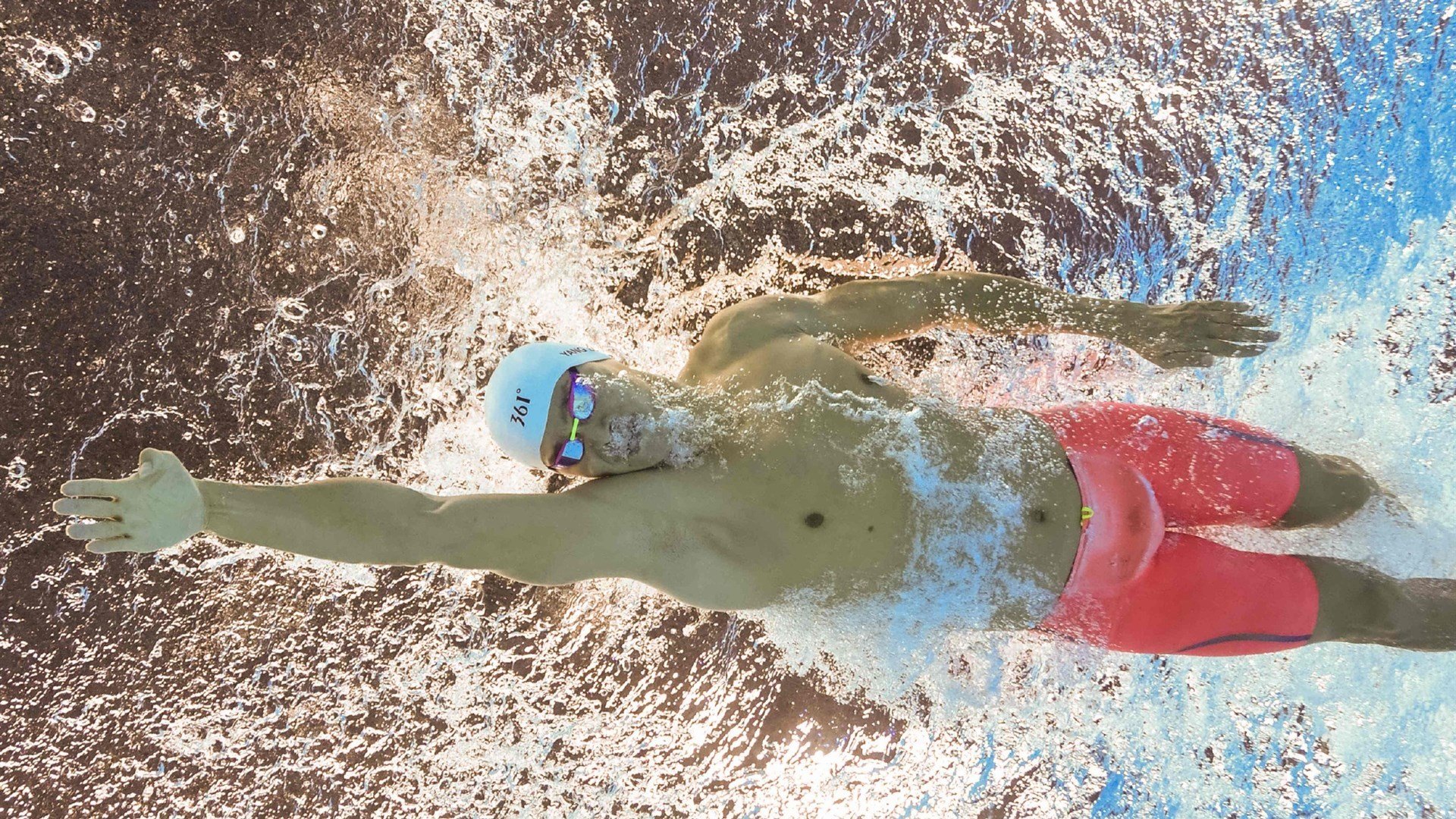 突尼斯之星闪耀末节,拉亚接管比赛逆转那不勒斯